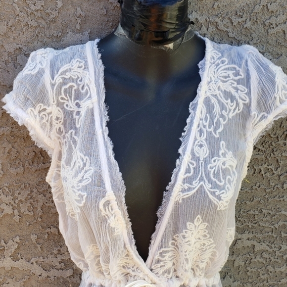 Victoria's Secret Boundle of 4 - Picture 7 of 11